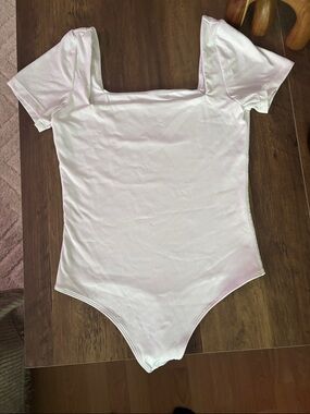 White Square Neck Short Sleeve Bodysuit